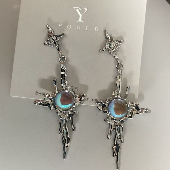 ⭐️SilverTone Cross Melting Moonstone Post back Earrrings. - Picture 8 of 16